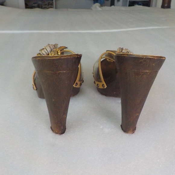 Italian Platform Heels Clear Plastic & Flowers Over Instep - Picture 3 of 8